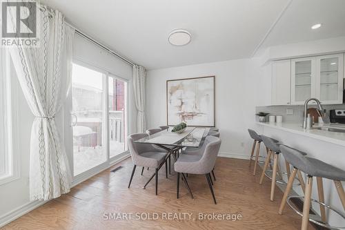 29 Breezeway Crescent, Richmond Hill, ON - Indoor Photo Showing Dining Room