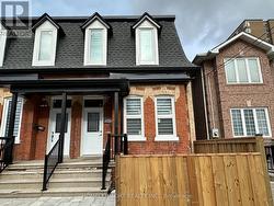 LOWER - 211 OSLER STREET Toronto, ON M6N 2Z2