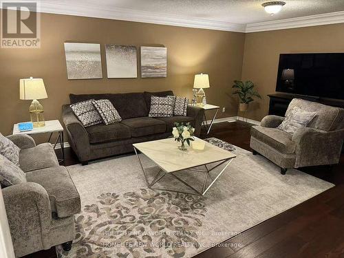 24 Kipling Drive, Belleville, ON - Indoor Photo Showing Living Room