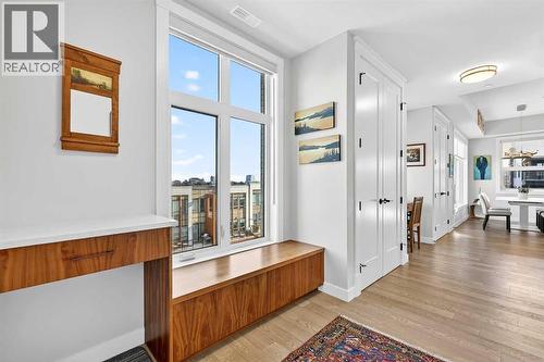 402, 21 Lebel Crescent Nw, Calgary, AB - Indoor