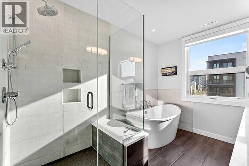 402, 21 Lebel Crescent Nw, Calgary, AB - Indoor Photo Showing Bathroom