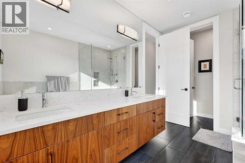 402, 21 Lebel Crescent Nw, Calgary, AB - Indoor Photo Showing Bathroom