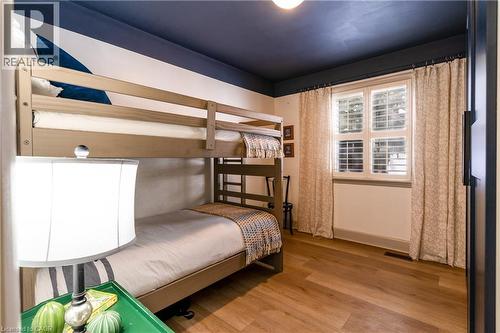 Second bedroom - 3 Fallsview Road, Hamilton, ON - Indoor Photo Showing Bedroom