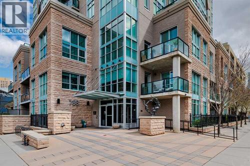 701, 788 12 Avenue SW  Calgary, AB T2R 0H1