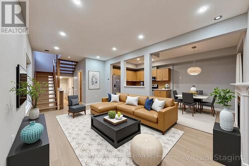 21 - 232 Stonehenge Drive, Hamilton, ON - Indoor Photo Showing Living Room