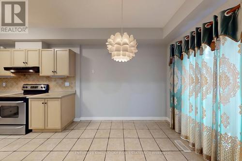 21 - 232 Stonehenge Drive, Hamilton, ON - Indoor Photo Showing Kitchen