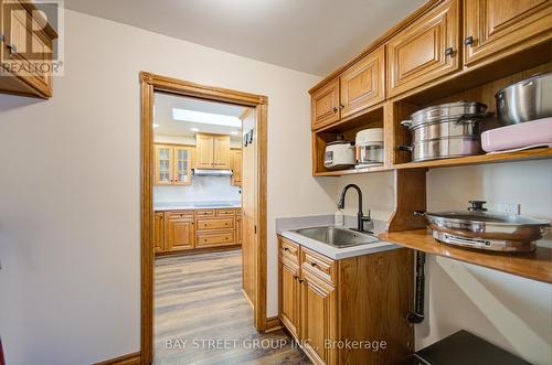 47 Cecil Street, St. Catharines, ON - Indoor Photo Showing Kitchen