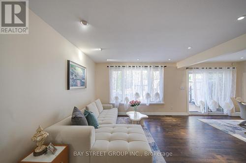 47 Cecil Street, St. Catharines, ON - Indoor Photo Showing Living Room