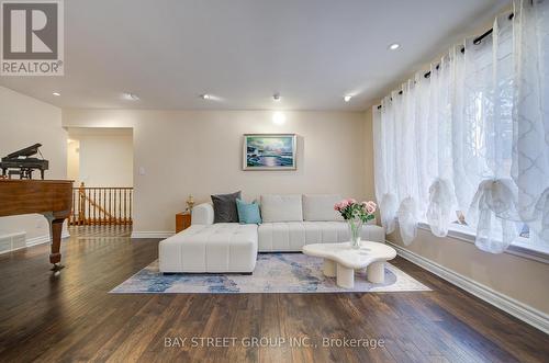 47 Cecil Street, St. Catharines, ON - Indoor Photo Showing Living Room