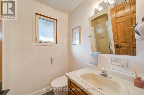 47 Cecil Street, St. Catharines, ON - Indoor Photo Showing Bathroom