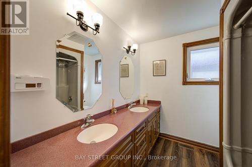 47 Cecil Street, St. Catharines, ON - Indoor Photo Showing Bathroom