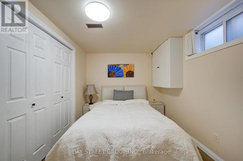 47 Cecil Street, St. Catharines, ON - Indoor Photo Showing Bedroom
