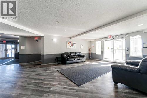 102, 1717 60 Street Se, Calgary, AB - Indoor