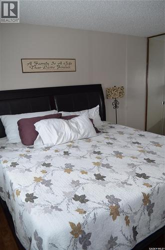 394 Standard Street, Pennant, SK - Indoor Photo Showing Bedroom