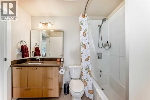 120, 707 4 Street Ne, Calgary, AB - Indoor Photo Showing Bathroom