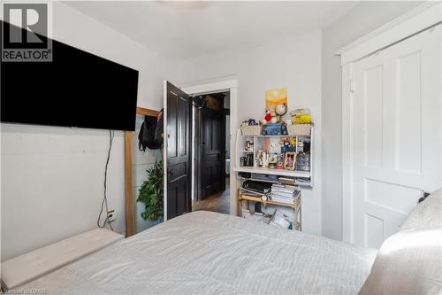 197 Wentworth Street S, Hamilton, ON - Indoor Photo Showing Bedroom