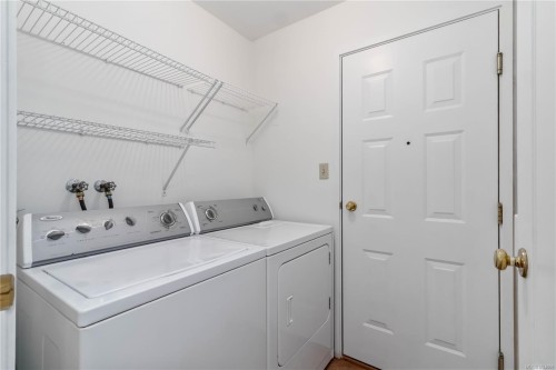 1-981 Fir Tree Glen, Saanich, BC 