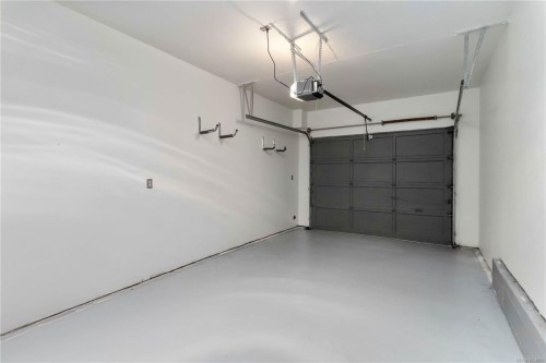 1-981 Fir Tree Glen, Saanich, BC 