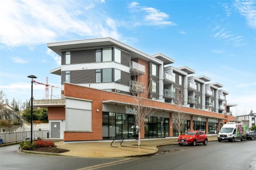 304-950 Whirlaway Cres, Langford, BC - Outdoor