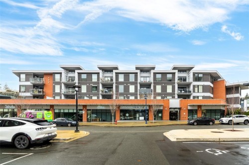 304-950 Whirlaway Cres, Langford, BC - Outdoor