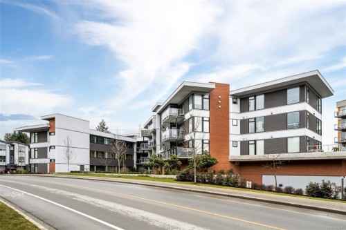 304-950 Whirlaway Cres, Langford, BC - Outdoor