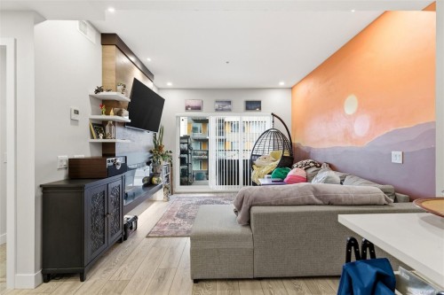 304-950 Whirlaway Cres, Langford, BC - Indoor