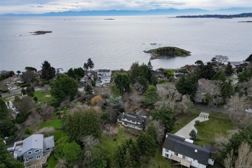 2930 Sea View Rd, Saanich, BC 