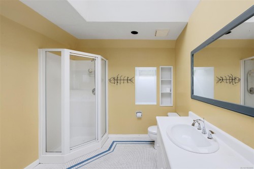 2930 Sea View Rd, Saanich, BC 