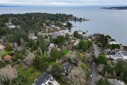 2930 Sea View Rd, Saanich, BC 
