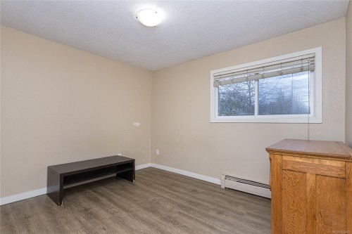 206-3800 Quadra St, Saanich, BC - Indoor Photo Showing Other Room