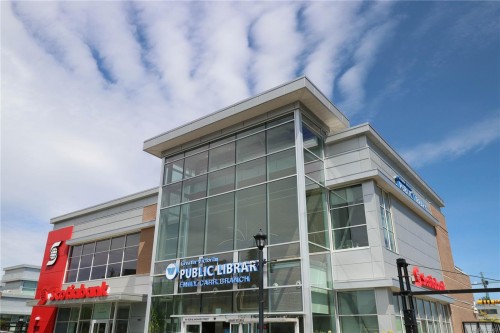 206-3800 Quadra St, Saanich, BC - Outdoor