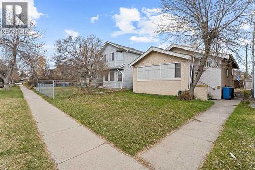 216 15 Avenue NW  Calgary, AB T2M 0G8
