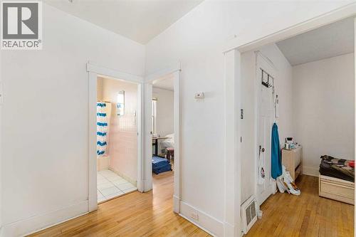 216 15 Avenue Nw, Calgary, AB - Indoor Photo Showing Other Room