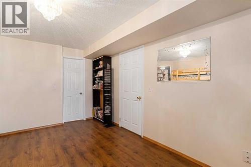 218 15 Avenue Nw, Calgary, AB - Indoor Photo Showing Other Room