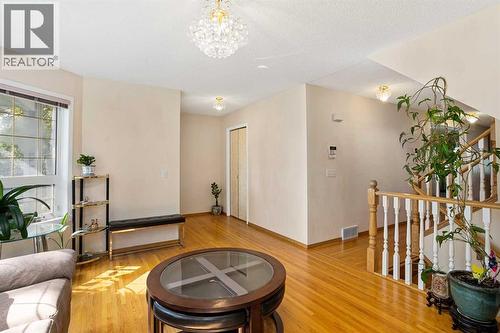 218 15 Avenue Nw, Calgary, AB - Indoor Photo Showing Other Room