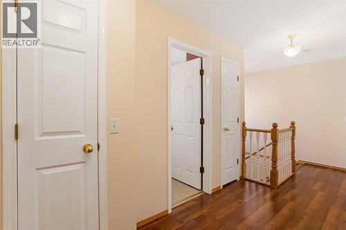 218 15 Avenue Nw, Calgary, AB - Indoor Photo Showing Other Room