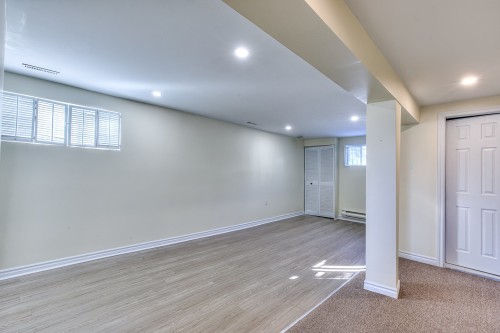 Family Room - 3660 Rue Isabelle, Laval (Fabreville), QC - Indoor