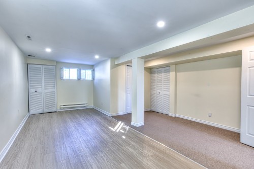 Family Room - 3660 Rue Isabelle, Laval (Fabreville), QC - Indoor