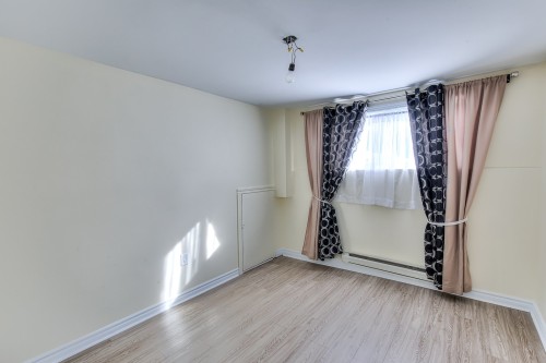 Bedroom - 3660 Rue Isabelle, Laval (Fabreville), QC - Indoor Photo Showing Other Room