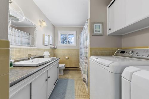 Salle de bains - 435 Rue Frontenac, Saint-Jean-Sur-Richelieu, QC - Indoor Photo Showing Laundry Room