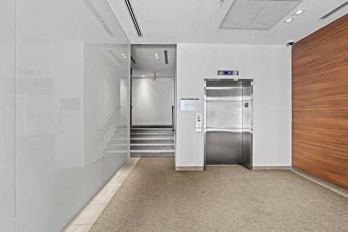 Ascenseur - 616-131 Ch. Bates, Mont-Royal, QC - Indoor Photo Showing Other Room