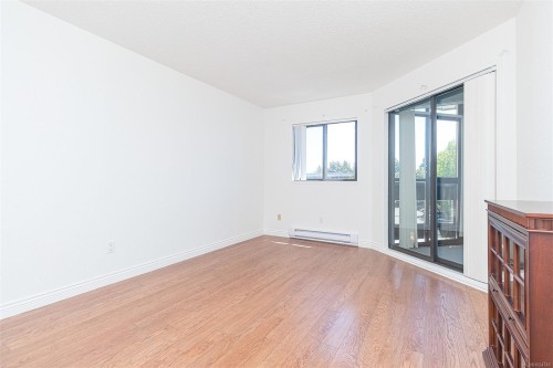 403-1560 Hillside Ave, Victoria, BC - Indoor Photo Showing Other Room