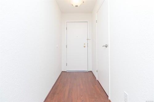 403-1560 Hillside Ave, Victoria, BC - Indoor Photo Showing Other Room