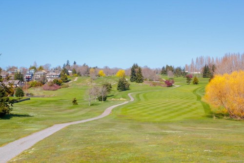 403-1560 Hillside Ave, Victoria, BC - Outdoor With View