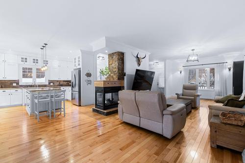 Vue d'ensemble - 561 Mtée Bertrand, Saint-Jean-Sur-Richelieu, QC - Indoor Photo Showing Living Room
