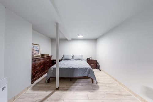 Logement - 301  - 305 Rue St-Louis, Saint-Jean-Sur-Richelieu, QC - Indoor Photo Showing Bedroom