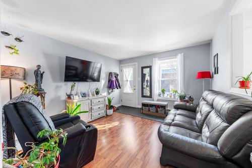 Logement - 301  - 305 Rue St-Louis, Saint-Jean-Sur-Richelieu, QC - Indoor Photo Showing Living Room