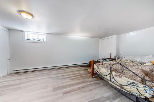 Logement - 301  - 305 Rue St-Louis, Saint-Jean-Sur-Richelieu, QC - Indoor Photo Showing Bedroom