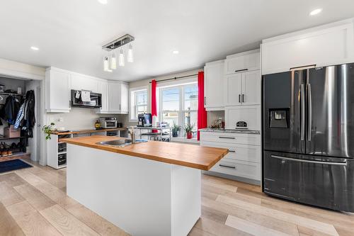 Logement - 301  - 305 Rue St-Louis, Saint-Jean-Sur-Richelieu, QC - Indoor Photo Showing Kitchen