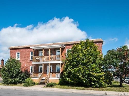 Façade - 301  - 305 Rue St-Louis, Saint-Jean-Sur-Richelieu, QC - Outdoor